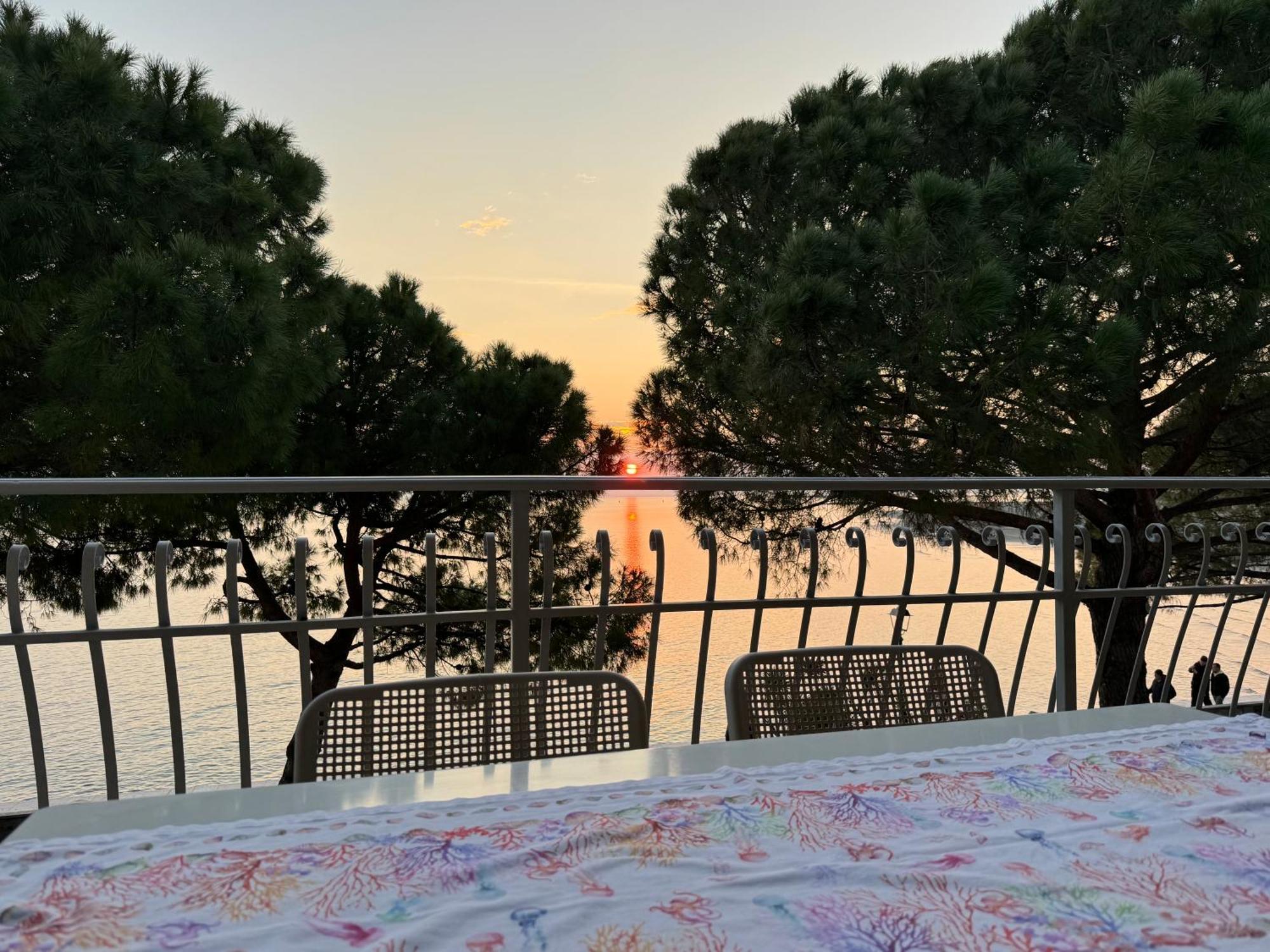 Apartment Mit Meerblick Am Strand Costa Azzura Grado Exterior photo